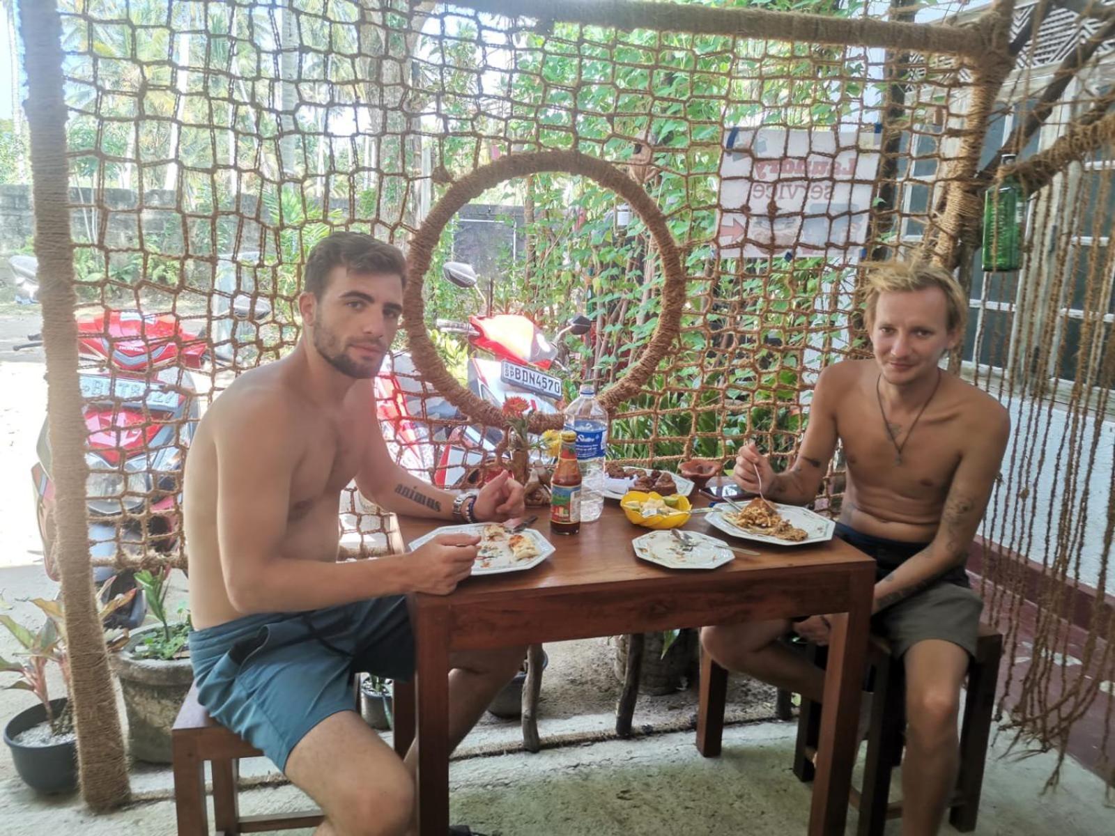 Kosi Giggles Resort Уелигама Екстериор снимка